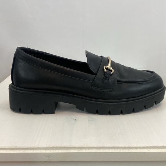 Esprit Alina Round Toe Loafer - Picture 5 of 11